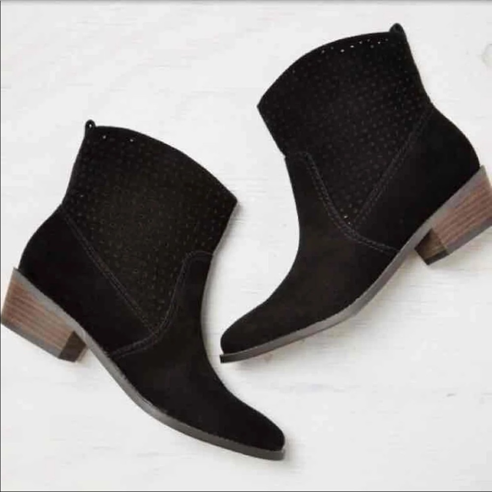 American Eagle Outfitters Ankle Boots